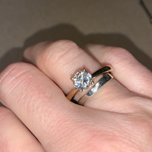 Stunning cubic zirconia engagement style ring. Adjustable! - Picture 1 of 16